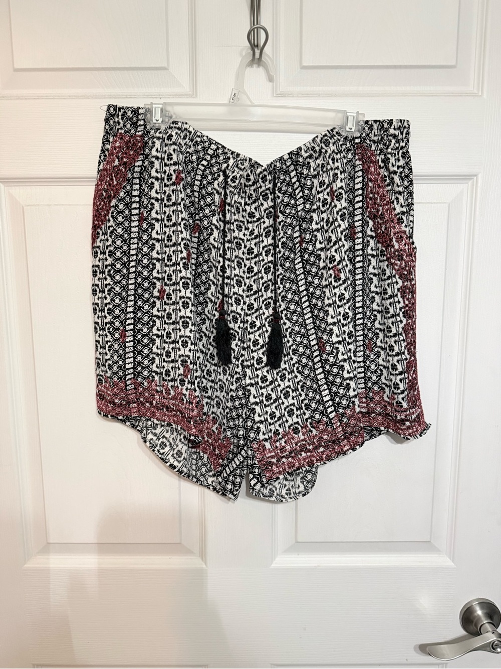 Gibson Latimore  Printed Tassel Drawstring Shorts - Black, White & Rust